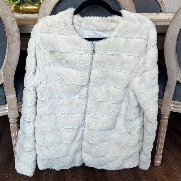 Carmen Marc Valvo Jackets & Blazers - Faux fur jacket